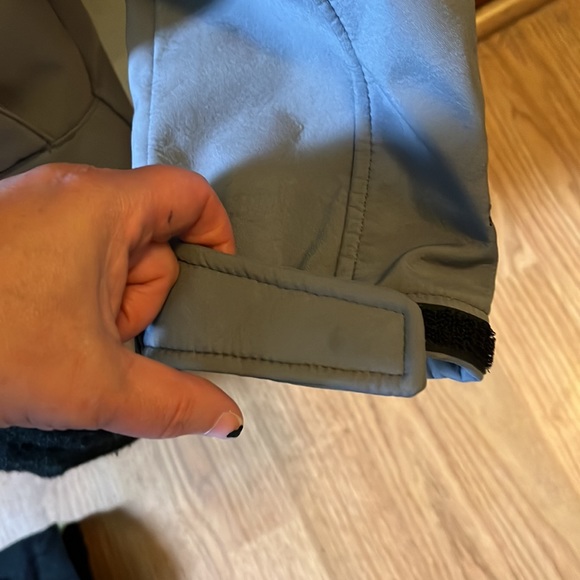 EUC ZeroXposur light coat - Picture 4 of 6